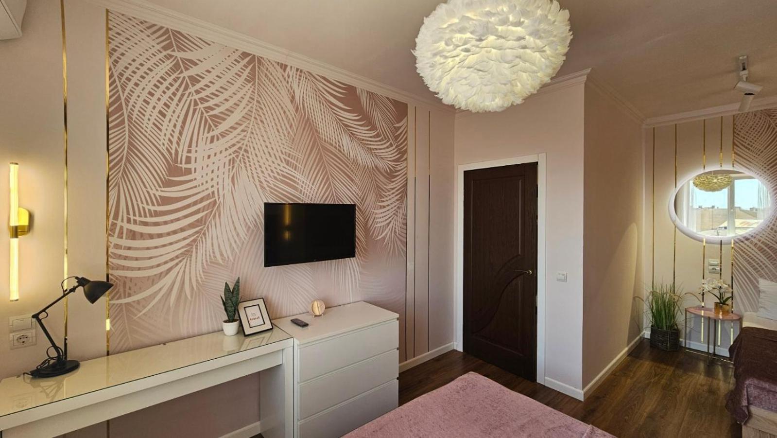 Soft Pink Apartment Mukácheve Exterior foto